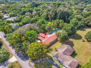 401 Farmington Dr, Plantation FL 33317