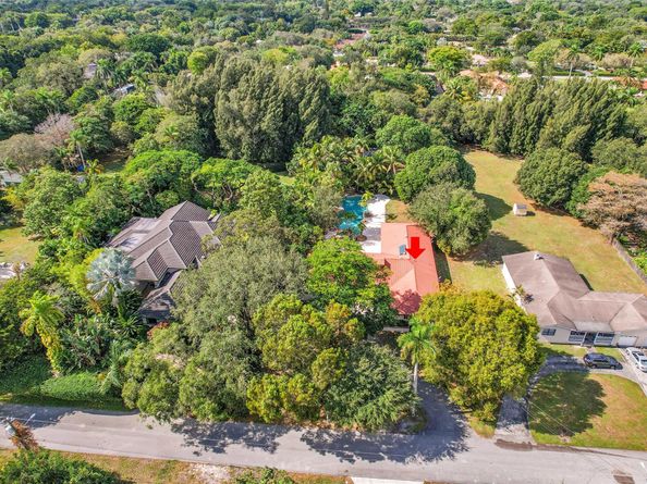 401 Farmington Dr, Plantation FL 33317