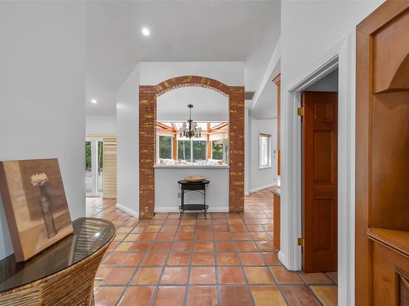 401 Farmington Dr, Plantation FL 33317