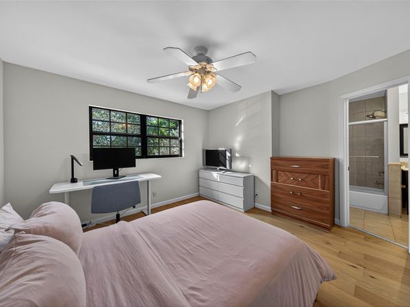 201 NE 16th Pl 104, Fort Lauderdale FL 33305