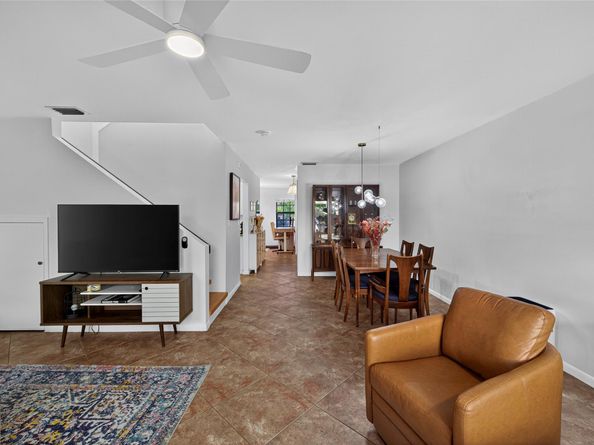 201 NE 16th Pl 104, Fort Lauderdale FL 33305