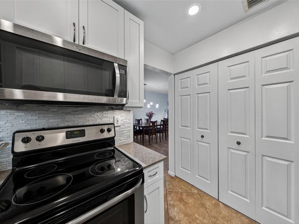 201 NE 16th Pl 104, Fort Lauderdale FL 33305