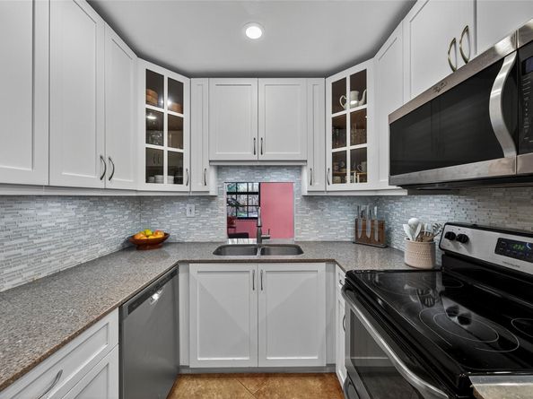 201 NE 16th Pl 104, Fort Lauderdale FL 33305