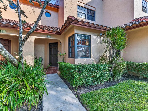 201 NE 16th Pl 104, Fort Lauderdale FL 33305