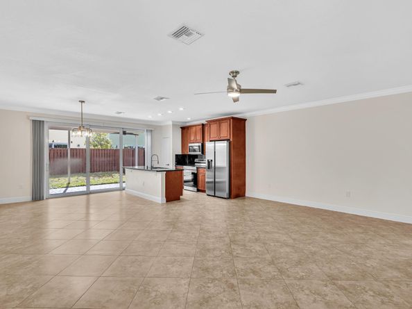 3114 Shelby Way, Palm Springs FL 33461