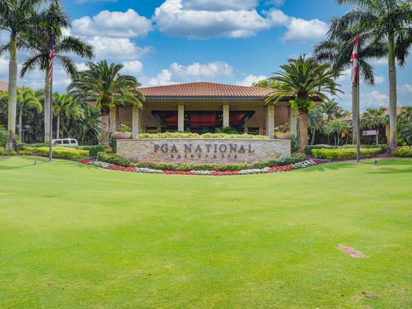 428 Brackenwood Lane S, Palm Beach Gardens FL 33418