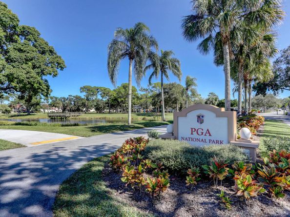 428 Brackenwood Lane S, Palm Beach Gardens FL 33418
