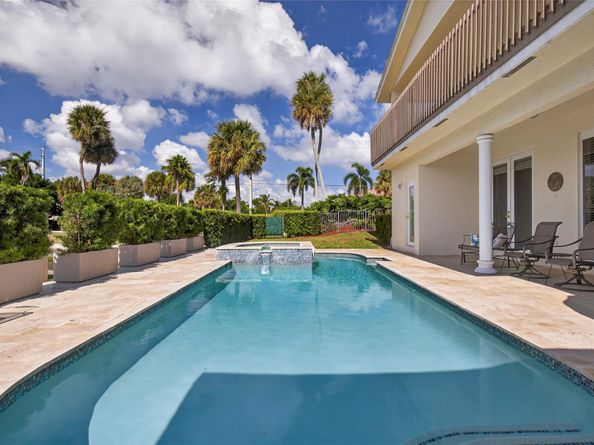 3851 NE 26th Ave, Lighthouse Point FL 33064