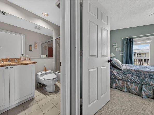 3851 NE 26th Ave, Lighthouse Point FL 33064