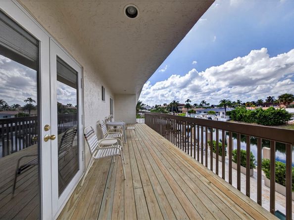 3851 NE 26th Ave, Lighthouse Point FL 33064