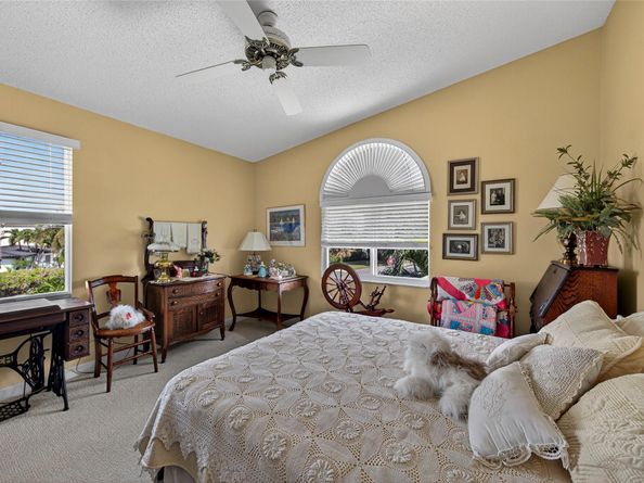 3851 NE 26th Ave, Lighthouse Point FL 33064