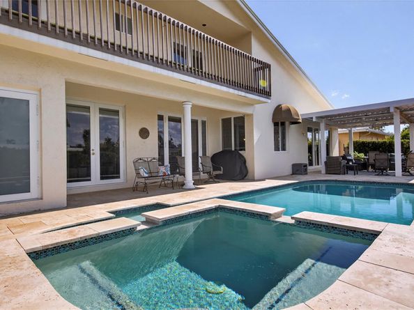 3851 NE 26th Ave, Lighthouse Point FL 33064