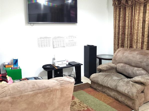 21003 NW 14th Pl 4, Miami FL 33169