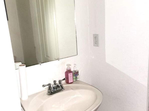 21003 NW 14th Pl 4, Miami FL 33169