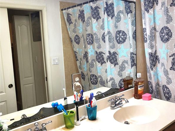 21003 NW 14th Pl 4, Miami FL 33169