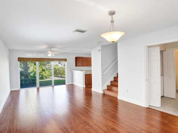 2298 NW 171st Ter, Pembroke Pines FL 33028