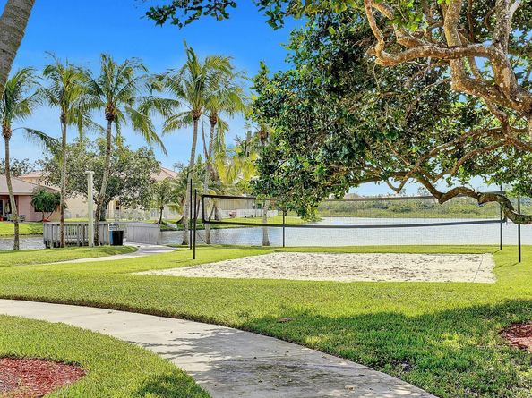 2298 NW 171st Ter, Pembroke Pines FL 33028