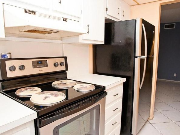 300 Layne Blvd 215, Hallandale Beach FL 33009