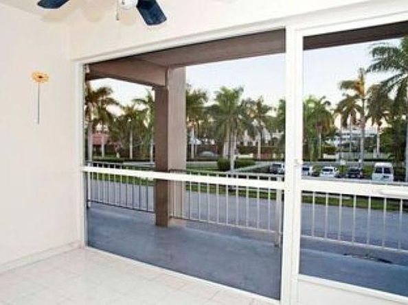 300 Layne Blvd 215, Hallandale Beach FL 33009