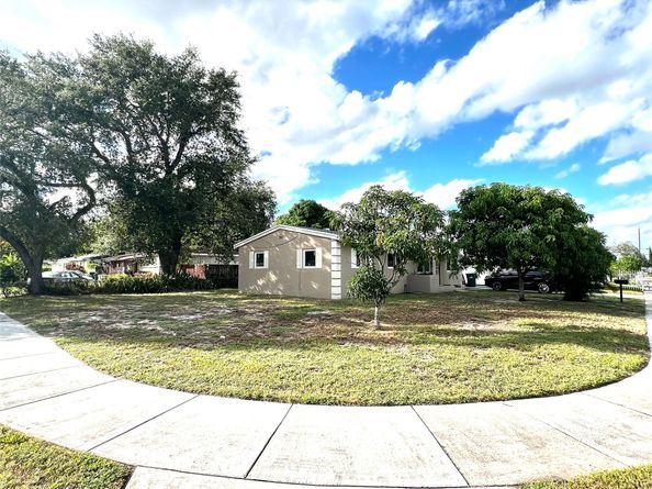 17130 NW 29th Pl, Miami Gardens FL 33056
