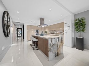 435 Bayshore Dr 703, Fort Lauderdale FL 33304