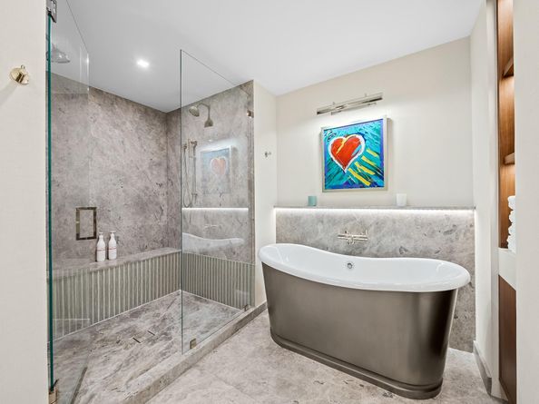 435 Bayshore Dr 703, Fort Lauderdale FL 33304