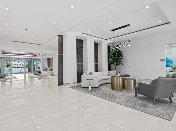 435 Bayshore Dr 703, Fort Lauderdale FL 33304