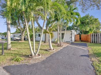 6092 NW 24th CT