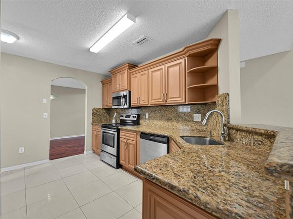1688 SW 158th Ave, Pembroke Pines FL 33027