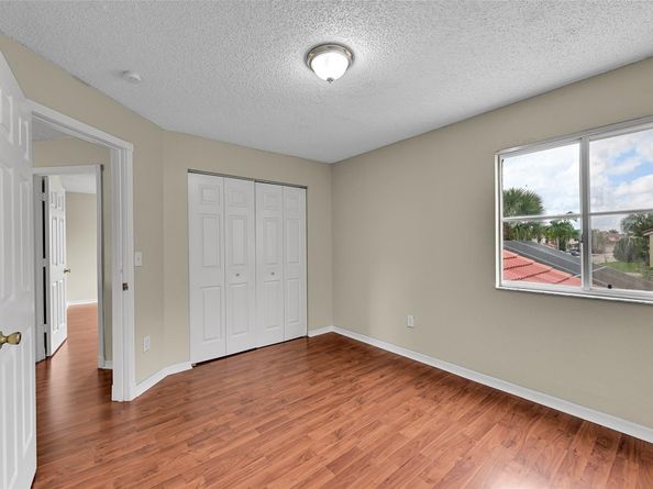 1688 SW 158th Ave, Pembroke Pines FL 33027