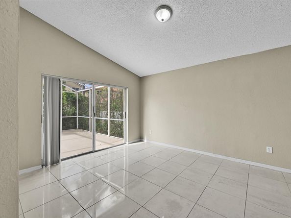 1688 SW 158th Ave, Pembroke Pines FL 33027