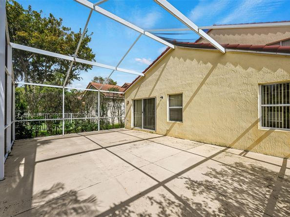 1688 SW 158th Ave, Pembroke Pines FL 33027