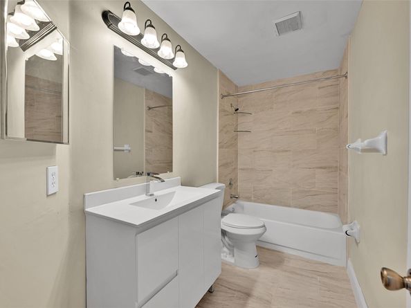 1688 SW 158th Ave, Pembroke Pines FL 33027