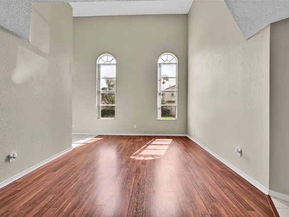 1688 SW 158th Ave, Pembroke Pines FL 33027