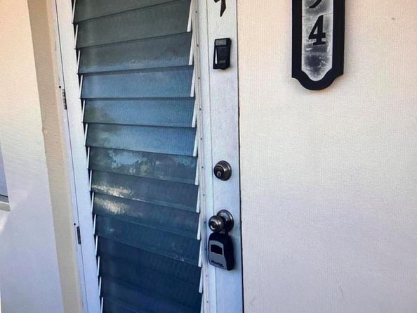 194 Kent L 194, West Palm Beach FL 33417