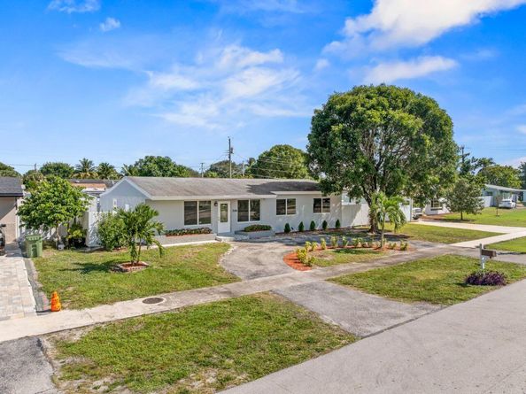 348 Lanier Drive, Palm Springs FL 33461