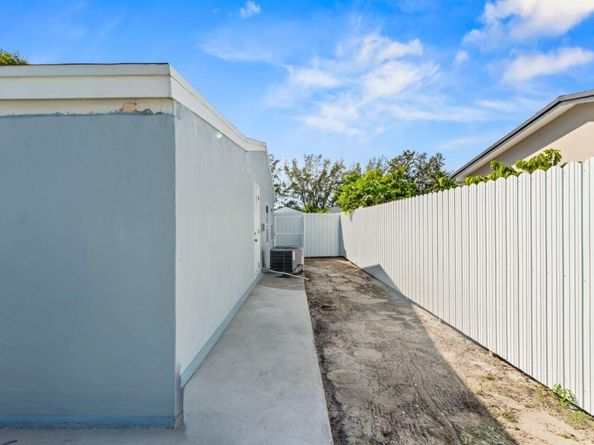 348 Lanier Drive, Palm Springs FL 33461