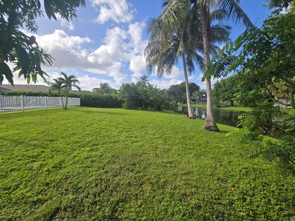 242 Las Palmas Street, Royal Palm Beach FL 33411