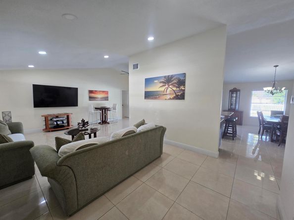 242 Las Palmas Street, Royal Palm Beach FL 33411