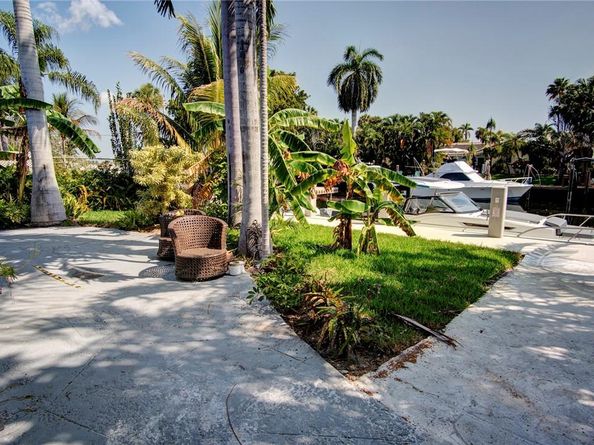 3860 NE 23rd Ave, Lighthouse Point FL 33064