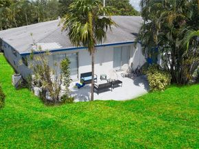 3860 NE 23rd Ave, Lighthouse Point FL 33064