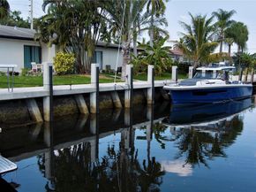 3860 NE 23rd Ave, Lighthouse Point FL 33064