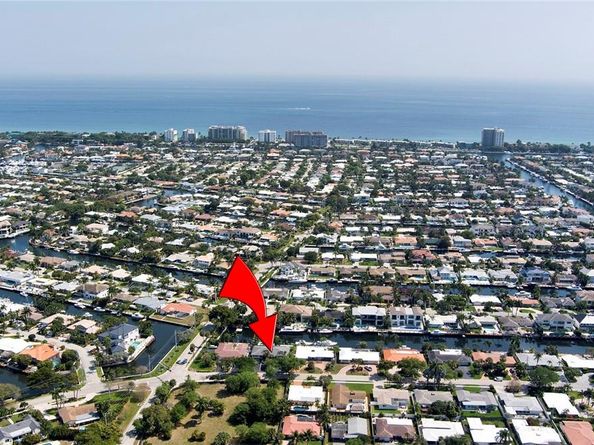3860 NE 23rd Ave, Lighthouse Point FL 33064