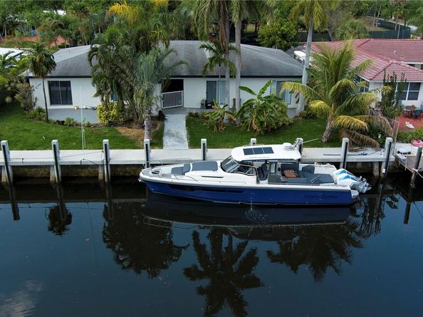 3860 NE 23rd Ave, Lighthouse Point FL 33064