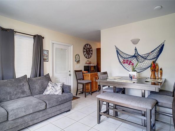 3860 NE 23rd Ave, Lighthouse Point FL 33064