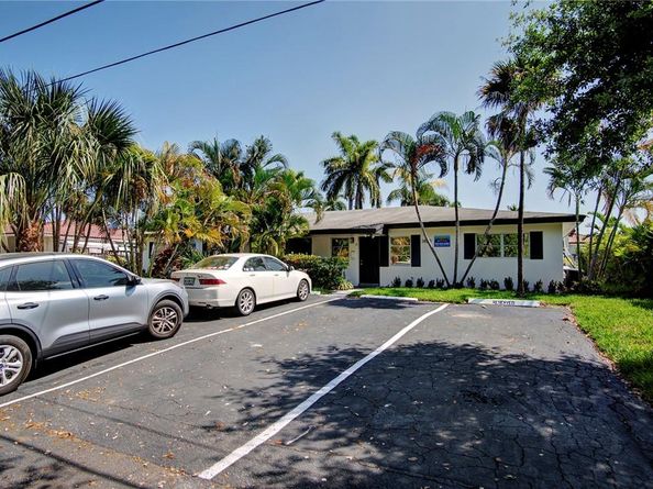 3860 NE 23rd Ave, Lighthouse Point FL 33064