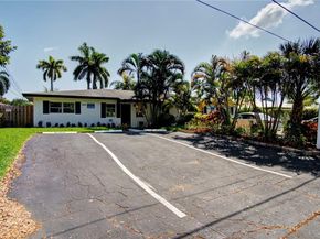 3860 NE 23rd Ave, Lighthouse Point FL 33064