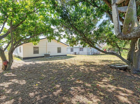2340 R J Hendley Avenue, Riviera Beach FL 33404