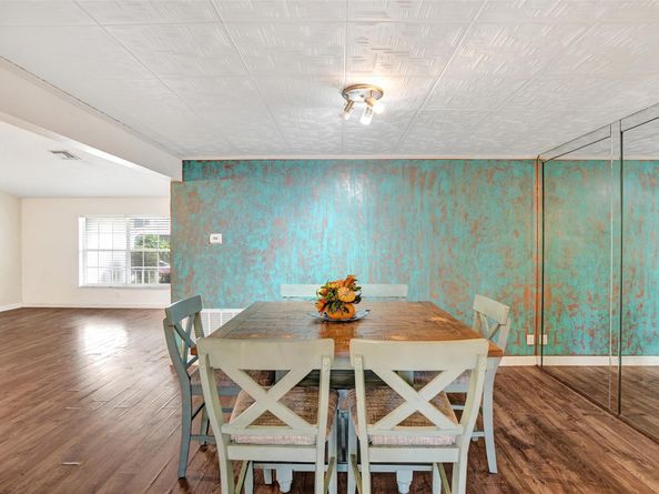 5372 Pine Circle, Coral Springs FL 33067