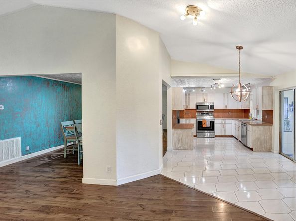 5372 Pine Circle, Coral Springs FL 33067